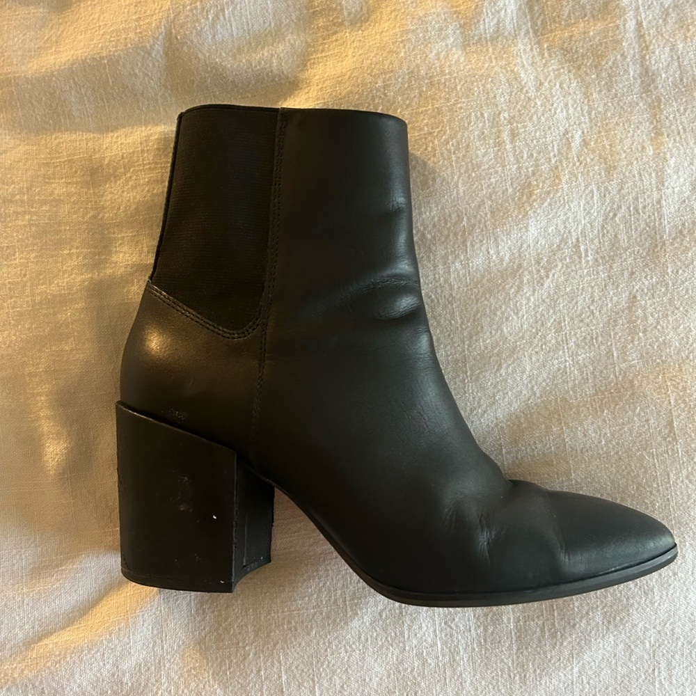Steve Madden Black Leather Ankle Boots Size 9